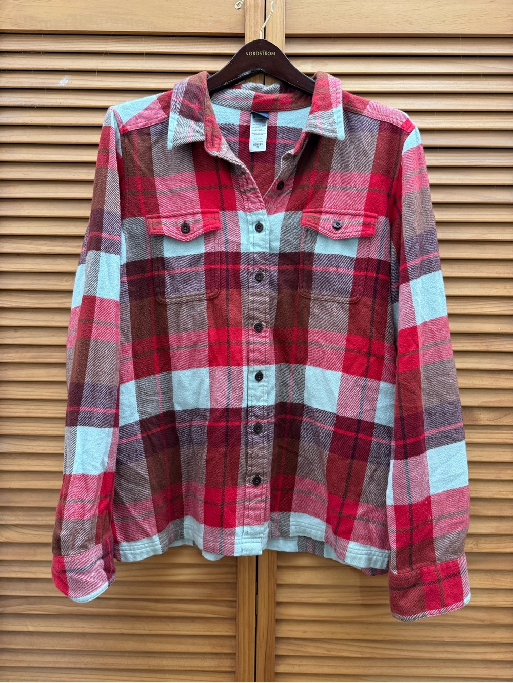 Patagonia women’s  Plaid Button-Down flannel size 14